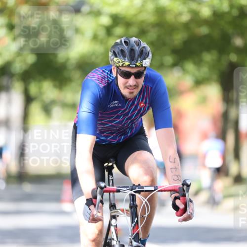 11.08.2024 - GEWOBA Citytriathlon Bremen H.Heesch http://msf.ph/oto/6802318 11.08.2024 12:03:35 Laufen  meine-sportfotos.de