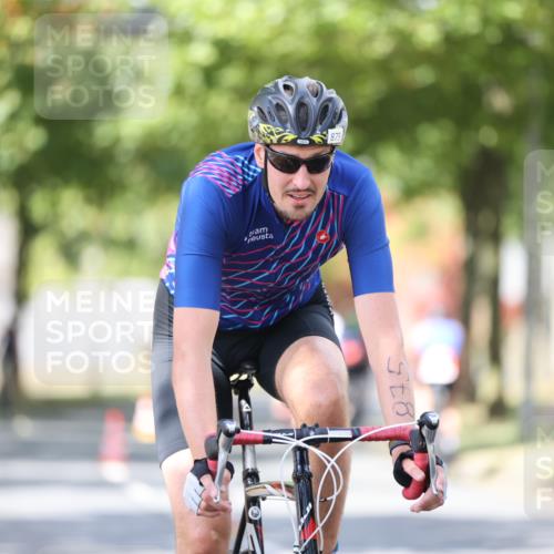 11.08.2024 - GEWOBA Citytriathlon Bremen H.Heesch http://msf.ph/oto/6802320 11.08.2024 12:03:35 Laufen  meine-sportfotos.de