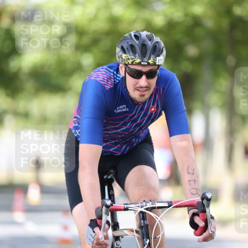 11.08.2024 - GEWOBA Citytriathlon Bremen H.Heesch http://msf.ph/oto/6802324 11.08.2024 12:03:35 Laufen  meine-sportfotos.de