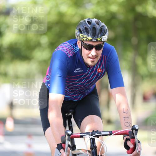 11.08.2024 - GEWOBA Citytriathlon Bremen H.Heesch http://msf.ph/oto/6802326 11.08.2024 12:03:35 Laufen  meine-sportfotos.de