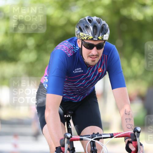 11.08.2024 - GEWOBA Citytriathlon Bremen H.Heesch http://msf.ph/oto/6802328 11.08.2024 12:03:35 Laufen  meine-sportfotos.de