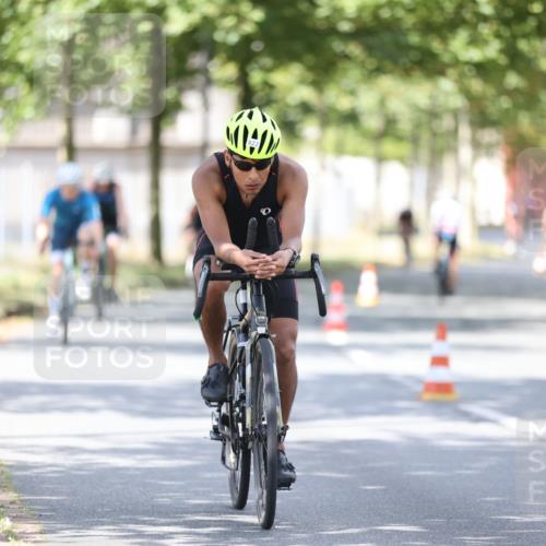 11.08.2024 - GEWOBA Citytriathlon Bremen H.Heesch http://msf.ph/oto/6802338 11.08.2024 12:03:38 Laufen  meine-sportfotos.de