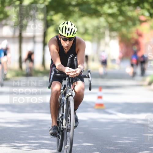 11.08.2024 - GEWOBA Citytriathlon Bremen H.Heesch http://msf.ph/oto/6802347 11.08.2024 12:03:38 Laufen  meine-sportfotos.de