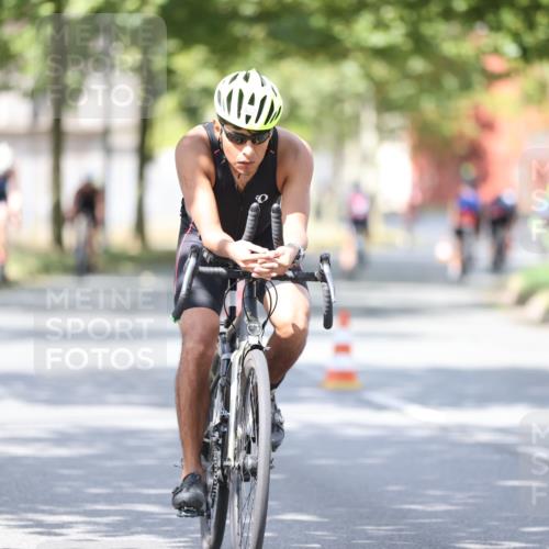 11.08.2024 - GEWOBA Citytriathlon Bremen H.Heesch http://msf.ph/oto/6802349 11.08.2024 12:03:38 Laufen  meine-sportfotos.de