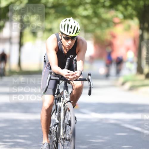 11.08.2024 - GEWOBA Citytriathlon Bremen H.Heesch http://msf.ph/oto/6802355 11.08.2024 12:03:38 Laufen  meine-sportfotos.de
