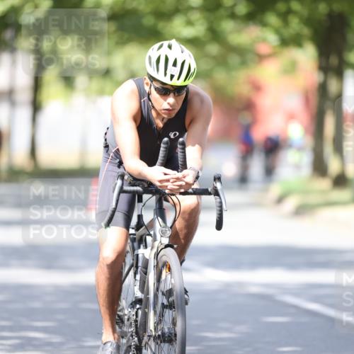 11.08.2024 - GEWOBA Citytriathlon Bremen H.Heesch http://msf.ph/oto/6802357 11.08.2024 12:03:38 Laufen  meine-sportfotos.de