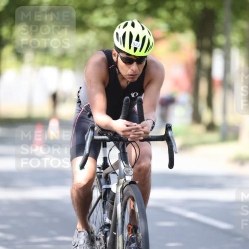 11.08.2024 - GEWOBA Citytriathlon Bremen H.Heesch http://msf.ph/oto/6802363 11.08.2024 12:03:38 Laufen  meine-sportfotos.de