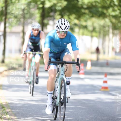 11.08.2024 - GEWOBA Citytriathlon Bremen H.Heesch http://msf.ph/oto/6802371 11.08.2024 12:03:40 Laufen  meine-sportfotos.de