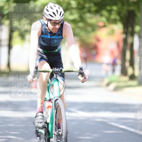 11.08.2024 - GEWOBA Citytriathlon Bremen H.Heesch http://msf.ph/oto/6802395 11.08.2024 12:03:41 Laufen  meine-sportfotos.de