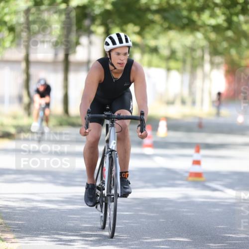 11.08.2024 - GEWOBA Citytriathlon Bremen H.Heesch http://msf.ph/oto/6802404 11.08.2024 12:03:42 Laufen  meine-sportfotos.de