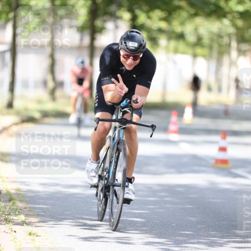 11.08.2024 - GEWOBA Citytriathlon Bremen H.Heesch http://msf.ph/oto/6802442 11.08.2024 12:03:45 Laufen  meine-sportfotos.de