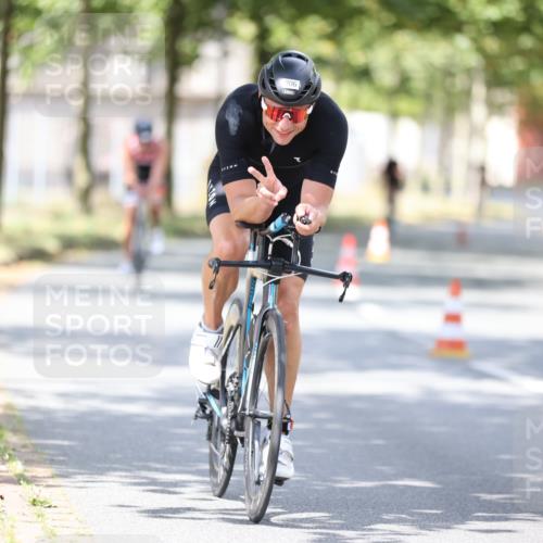 11.08.2024 - GEWOBA Citytriathlon Bremen H.Heesch http://msf.ph/oto/6802445 11.08.2024 12:03:45 Laufen  meine-sportfotos.de