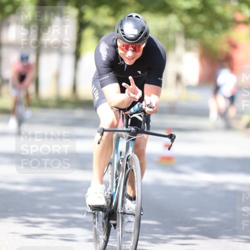 11.08.2024 - GEWOBA Citytriathlon Bremen H.Heesch http://msf.ph/oto/6802453 11.08.2024 12:03:46 Laufen  meine-sportfotos.de