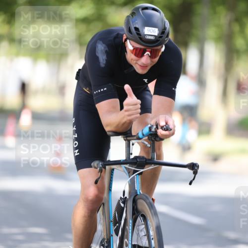11.08.2024 - GEWOBA Citytriathlon Bremen H.Heesch http://msf.ph/oto/6802465 11.08.2024 12:03:46 Laufen  meine-sportfotos.de
