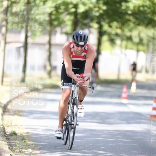 11.08.2024 - GEWOBA Citytriathlon Bremen H.Heesch http://msf.ph/oto/6802475 11.08.2024 12:03:48 Laufen  meine-sportfotos.de