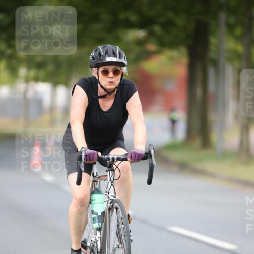 11.08.2024 - GEWOBA Citytriathlon Bremen H.Heesch http://msf.ph/oto/6802476 11.08.2024 13:49:06 Radfahren 720 meine-sportfotos.de