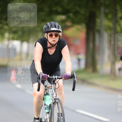 11.08.2024 - GEWOBA Citytriathlon Bremen H.Heesch http://msf.ph/oto/6802478 11.08.2024 13:49:06 Radfahren 720 meine-sportfotos.de