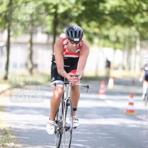 11.08.2024 - GEWOBA Citytriathlon Bremen H.Heesch http://msf.ph/oto/6802483 11.08.2024 12:03:48 Laufen  meine-sportfotos.de