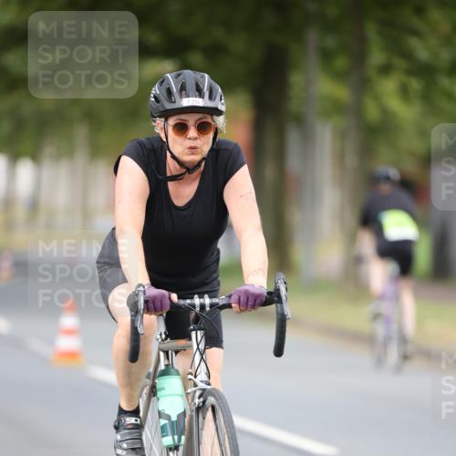 11.08.2024 - GEWOBA Citytriathlon Bremen H.Heesch http://msf.ph/oto/6802484 11.08.2024 13:49:06 Radfahren 720 meine-sportfotos.de