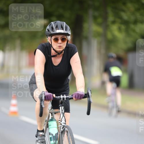 11.08.2024 - GEWOBA Citytriathlon Bremen H.Heesch http://msf.ph/oto/6802486 11.08.2024 13:49:06 Radfahren 720 meine-sportfotos.de