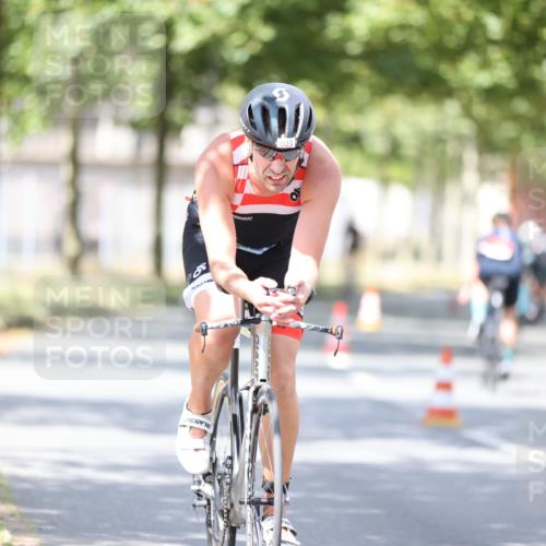 11.08.2024 - GEWOBA Citytriathlon Bremen H.Heesch http://msf.ph/oto/6802489 11.08.2024 12:03:48 Laufen  meine-sportfotos.de