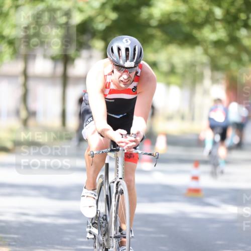 11.08.2024 - GEWOBA Citytriathlon Bremen H.Heesch http://msf.ph/oto/6802491 11.08.2024 12:03:48 Laufen  meine-sportfotos.de