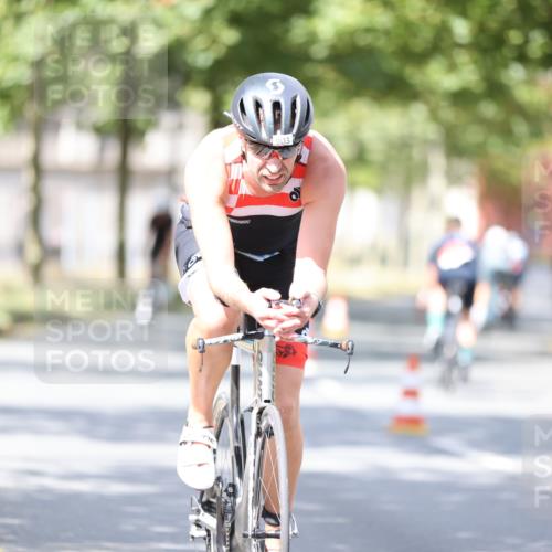 11.08.2024 - GEWOBA Citytriathlon Bremen H.Heesch http://msf.ph/oto/6802493 11.08.2024 12:03:48 Laufen  meine-sportfotos.de