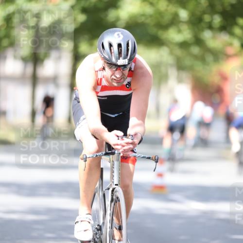 11.08.2024 - GEWOBA Citytriathlon Bremen H.Heesch http://msf.ph/oto/6802497 11.08.2024 12:03:48 Laufen  meine-sportfotos.de
