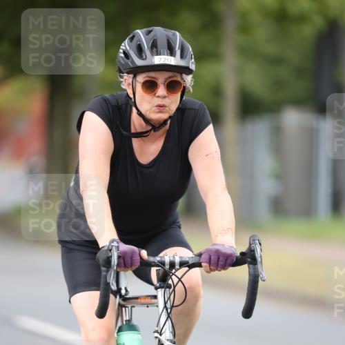 11.08.2024 - GEWOBA Citytriathlon Bremen H.Heesch http://msf.ph/oto/6802498 11.08.2024 13:49:06 Radfahren 720 meine-sportfotos.de