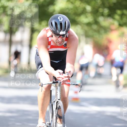 11.08.2024 - GEWOBA Citytriathlon Bremen H.Heesch http://msf.ph/oto/6802499 11.08.2024 12:03:48 Laufen  meine-sportfotos.de