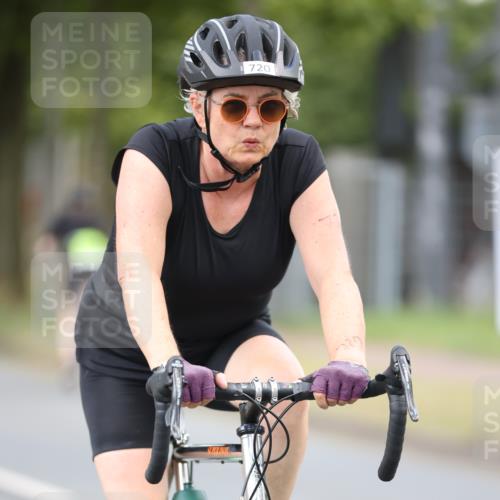 11.08.2024 - GEWOBA Citytriathlon Bremen H.Heesch http://msf.ph/oto/6802502 11.08.2024 13:49:06 Radfahren 720 meine-sportfotos.de