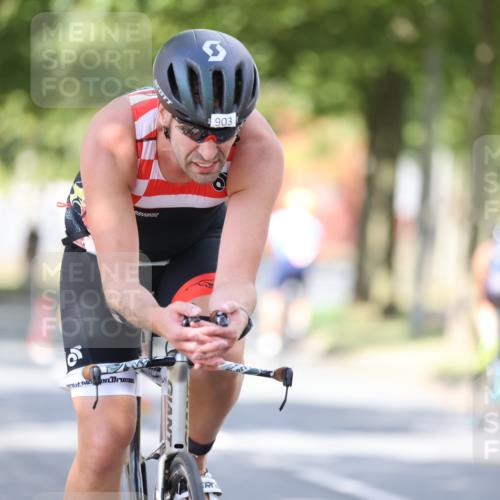 11.08.2024 - GEWOBA Citytriathlon Bremen H.Heesch http://msf.ph/oto/6802507 11.08.2024 12:03:48 Laufen  meine-sportfotos.de