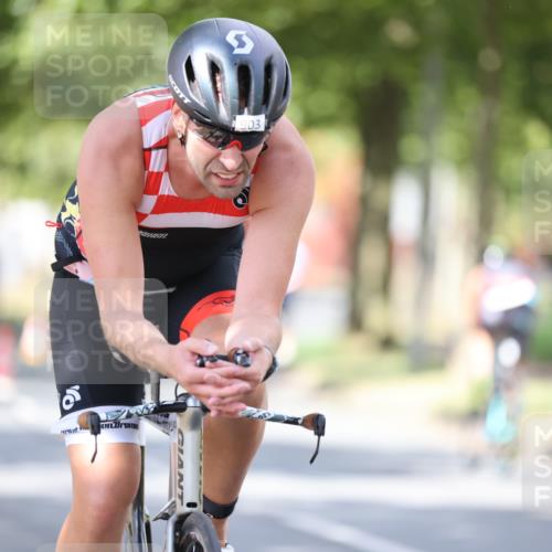 11.08.2024 - GEWOBA Citytriathlon Bremen H.Heesch http://msf.ph/oto/6802509 11.08.2024 12:03:49 Laufen  meine-sportfotos.de