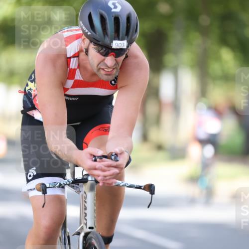 11.08.2024 - GEWOBA Citytriathlon Bremen H.Heesch http://msf.ph/oto/6802511 11.08.2024 12:03:49 Laufen  meine-sportfotos.de