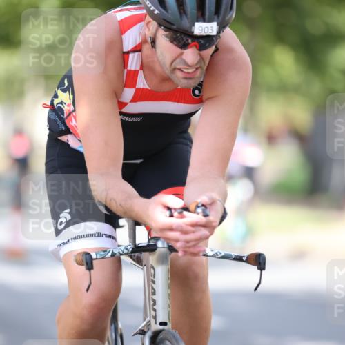 11.08.2024 - GEWOBA Citytriathlon Bremen H.Heesch http://msf.ph/oto/6802515 11.08.2024 12:03:49 Laufen  meine-sportfotos.de