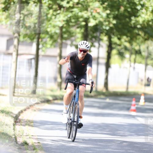 11.08.2024 - GEWOBA Citytriathlon Bremen H.Heesch http://msf.ph/oto/6802521 11.08.2024 12:03:52 Laufen  meine-sportfotos.de