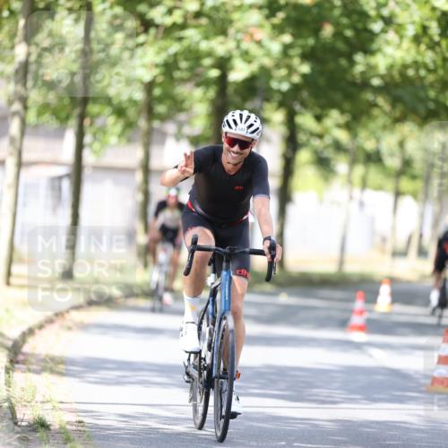 11.08.2024 - GEWOBA Citytriathlon Bremen H.Heesch http://msf.ph/oto/6802529 11.08.2024 12:03:52 Laufen  meine-sportfotos.de