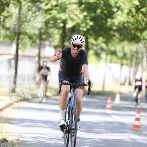 11.08.2024 - GEWOBA Citytriathlon Bremen H.Heesch http://msf.ph/oto/6802535 11.08.2024 12:03:52 Laufen  meine-sportfotos.de