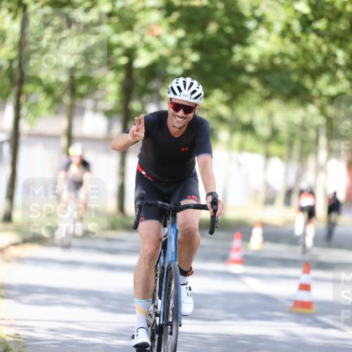 11.08.2024 - GEWOBA Citytriathlon Bremen H.Heesch http://msf.ph/oto/6802541 11.08.2024 12:03:52 Laufen  meine-sportfotos.de