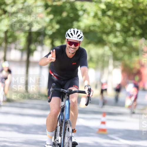 11.08.2024 - GEWOBA Citytriathlon Bremen H.Heesch http://msf.ph/oto/6802551 11.08.2024 12:03:52 Laufen  meine-sportfotos.de