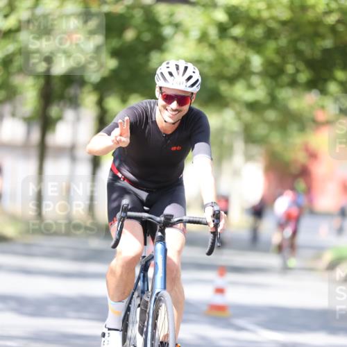 11.08.2024 - GEWOBA Citytriathlon Bremen H.Heesch http://msf.ph/oto/6802555 11.08.2024 12:03:53 Laufen  meine-sportfotos.de