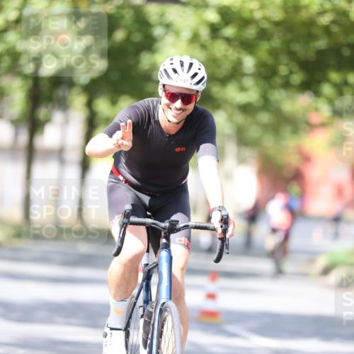 11.08.2024 - GEWOBA Citytriathlon Bremen H.Heesch http://msf.ph/oto/6802557 11.08.2024 12:03:53 Laufen  meine-sportfotos.de