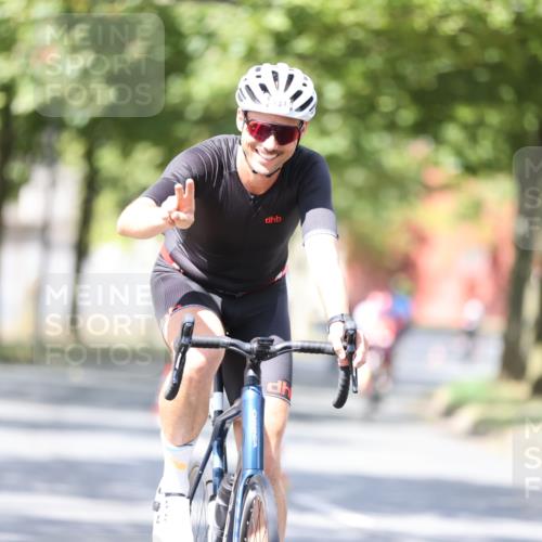 11.08.2024 - GEWOBA Citytriathlon Bremen H.Heesch http://msf.ph/oto/6802560 11.08.2024 12:03:53 Laufen  meine-sportfotos.de