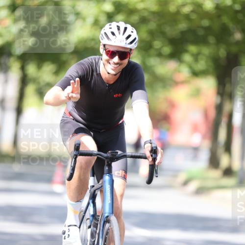 11.08.2024 - GEWOBA Citytriathlon Bremen H.Heesch http://msf.ph/oto/6802562 11.08.2024 12:03:53 Laufen  meine-sportfotos.de