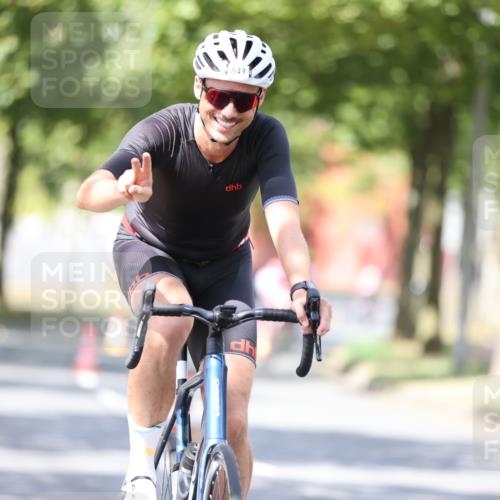 11.08.2024 - GEWOBA Citytriathlon Bremen H.Heesch http://msf.ph/oto/6802564 11.08.2024 12:03:53 Laufen  meine-sportfotos.de