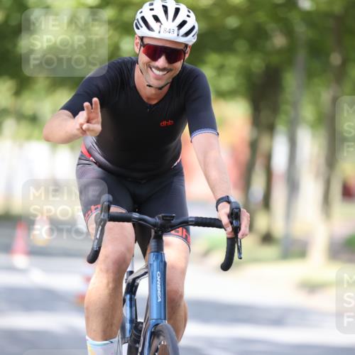 11.08.2024 - GEWOBA Citytriathlon Bremen H.Heesch http://msf.ph/oto/6802568 11.08.2024 12:03:53 Laufen  meine-sportfotos.de