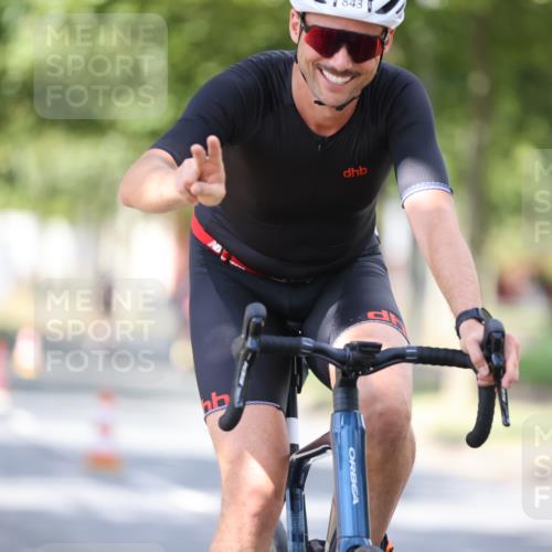 11.08.2024 - GEWOBA Citytriathlon Bremen H.Heesch http://msf.ph/oto/6802575 11.08.2024 12:03:53 Laufen  meine-sportfotos.de