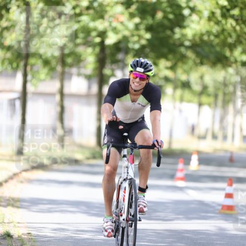 11.08.2024 - GEWOBA Citytriathlon Bremen H.Heesch http://msf.ph/oto/6802581 11.08.2024 12:03:55 Laufen  meine-sportfotos.de