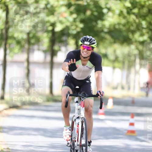 11.08.2024 - GEWOBA Citytriathlon Bremen H.Heesch http://msf.ph/oto/6802586 11.08.2024 12:03:55 Laufen  meine-sportfotos.de