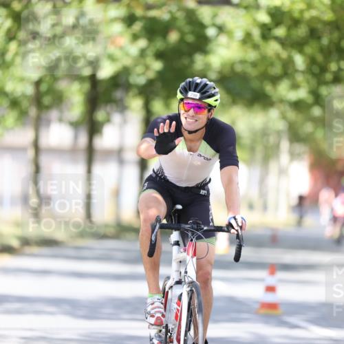 11.08.2024 - GEWOBA Citytriathlon Bremen H.Heesch http://msf.ph/oto/6802592 11.08.2024 12:03:56 Laufen  meine-sportfotos.de